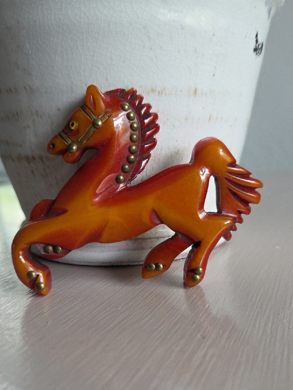 Bakelite Rust Orange Horse Pin Brooch - Picture 3 of 9